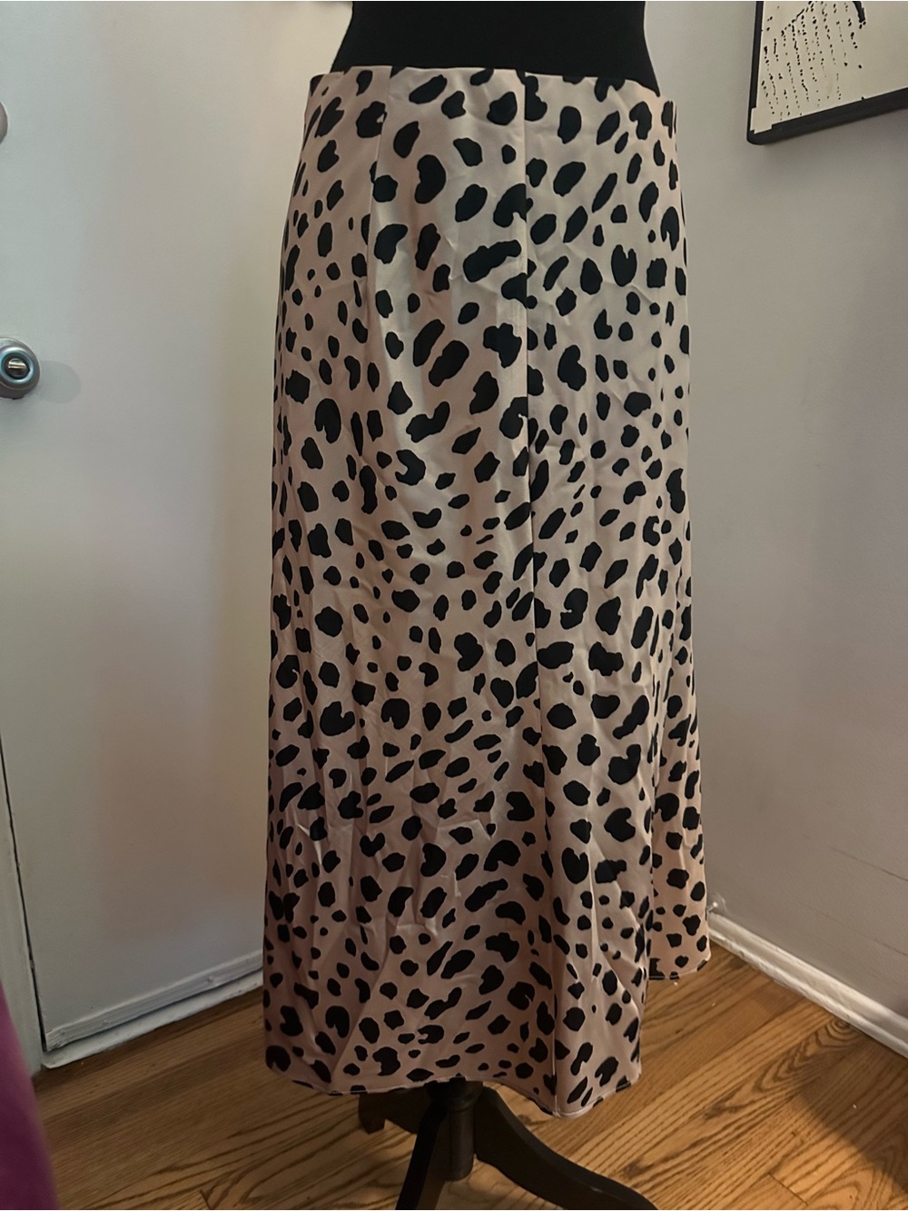 Leopard Print Satin Skirt (Size L) Y2K / Minimal Chic 🐆